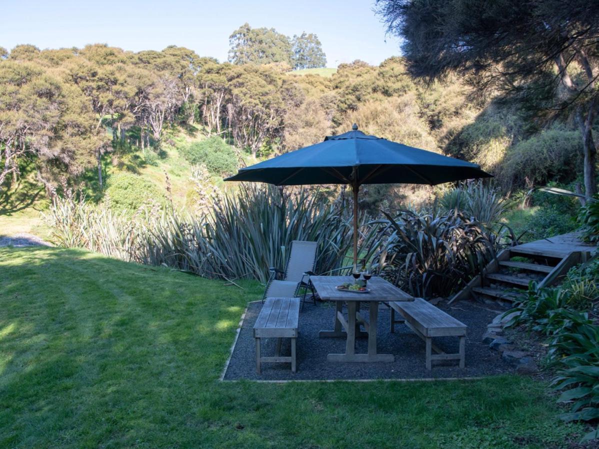 Kotare Point Paradise - Akaroa Holiday Home ภายนอก รูปภาพ