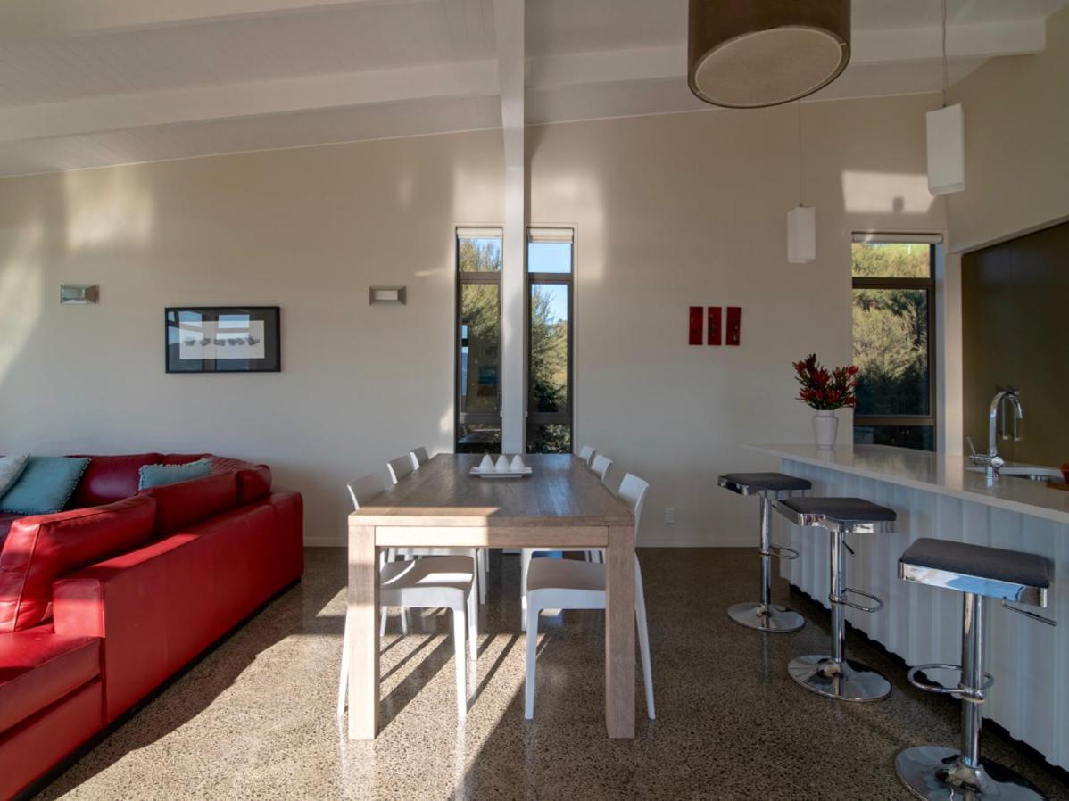 Kotare Point Paradise - Akaroa Holiday Home ภายนอก รูปภาพ