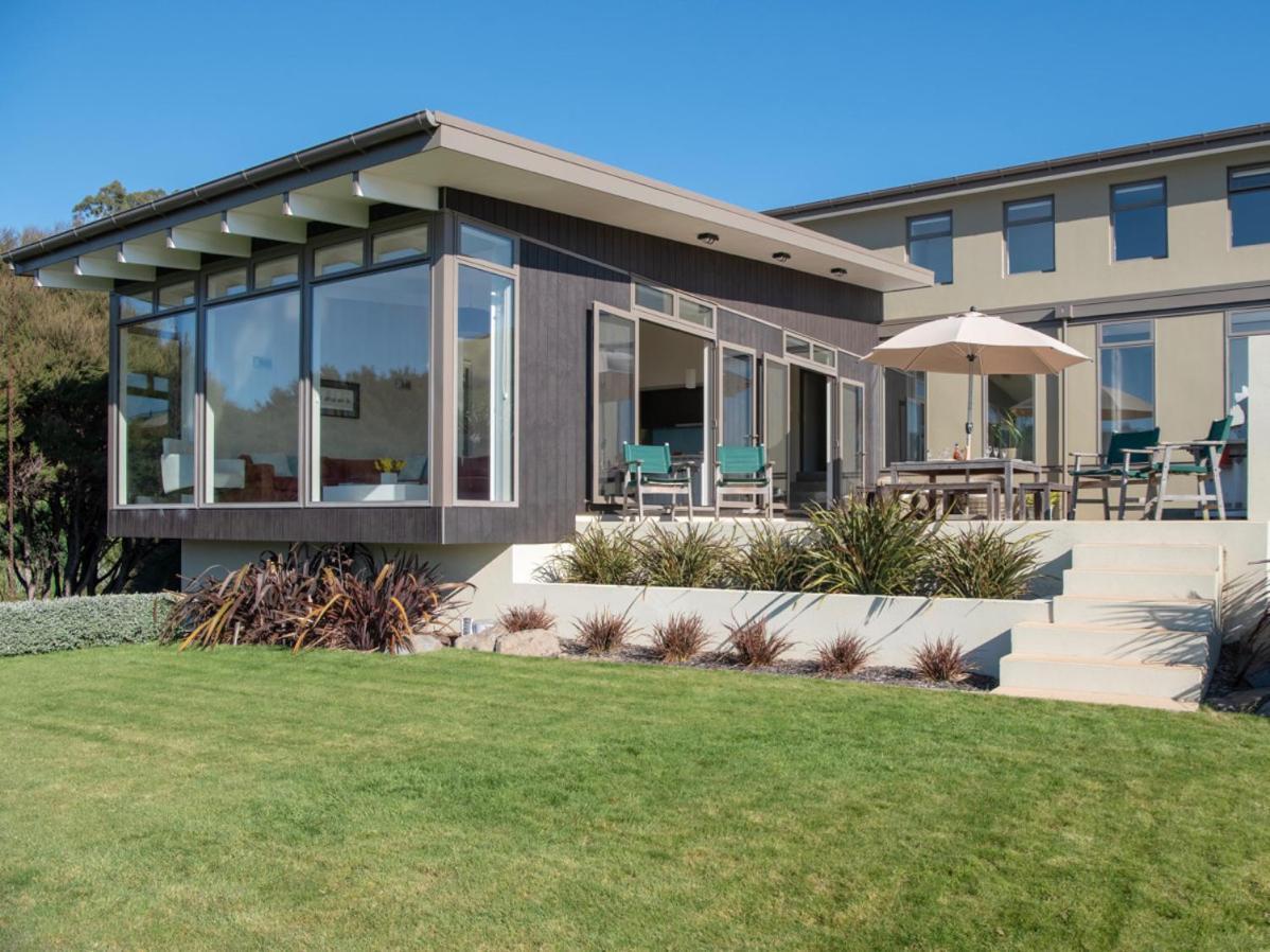 Kotare Point Paradise - Akaroa Holiday Home ภายนอก รูปภาพ